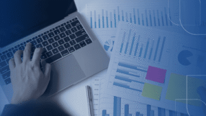 Análise de métricas de marketing digital para avaliar resultados de clientes na Recta Contabilidade.